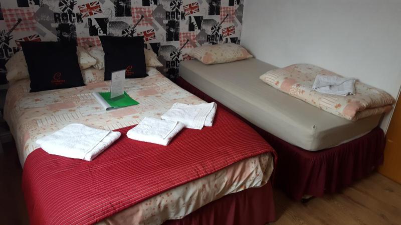 Standard Triple Room image 4