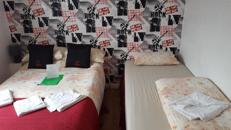 Standard Triple Room image 3