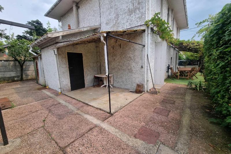 Large family house 300m from the beach - image 2