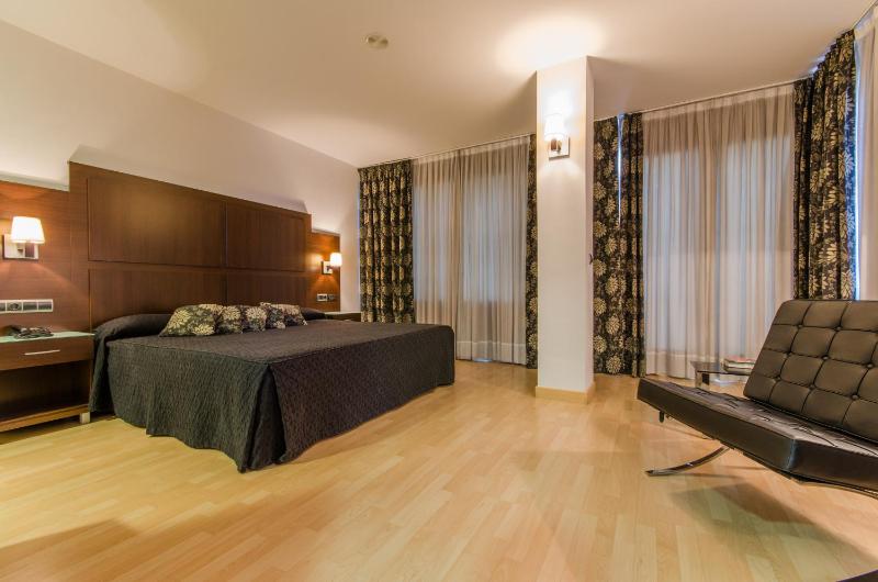 Double Room with Terrace image 1