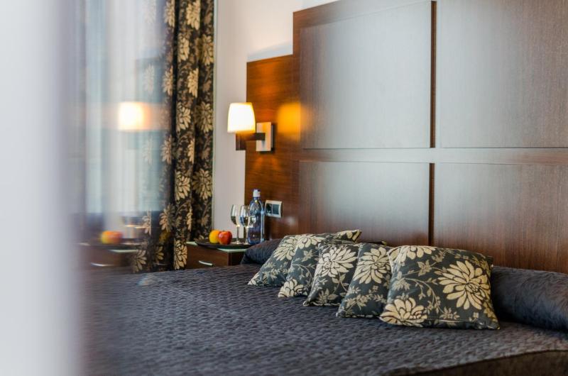 Superior Double Room image 2