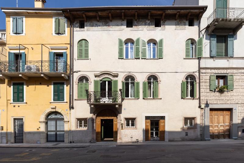 Palazzo Reggiani - Dante Alighieri - image 15