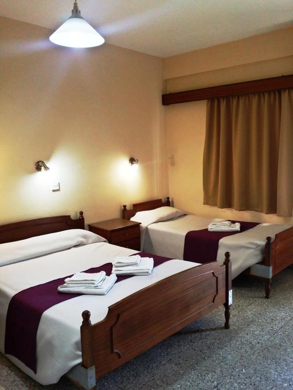 Quadruple Room with Mountain View image 3