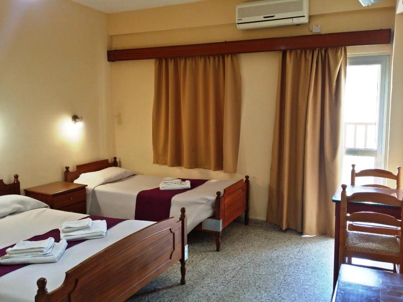 Triple Room with Mountain View image 2