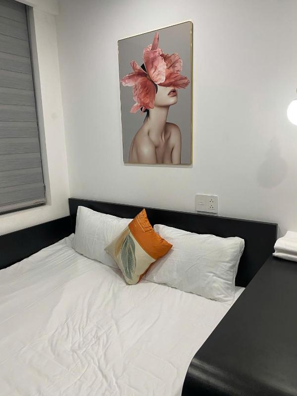 Hue Oi Homestay - Spacious 2-Bedroom Apartment with Balcony and Pool - image 9