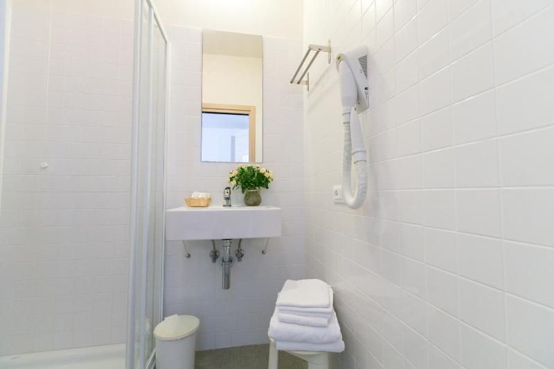 Quadruple Room image 3