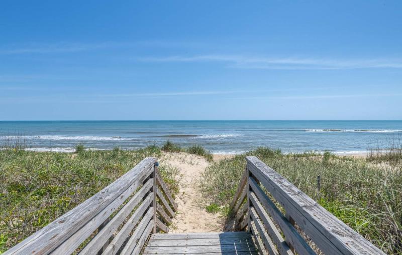 The Minor Manor - NH MP 11.5 Historic Oceanfront Dunetop Deck YR Flex Stays - image 11