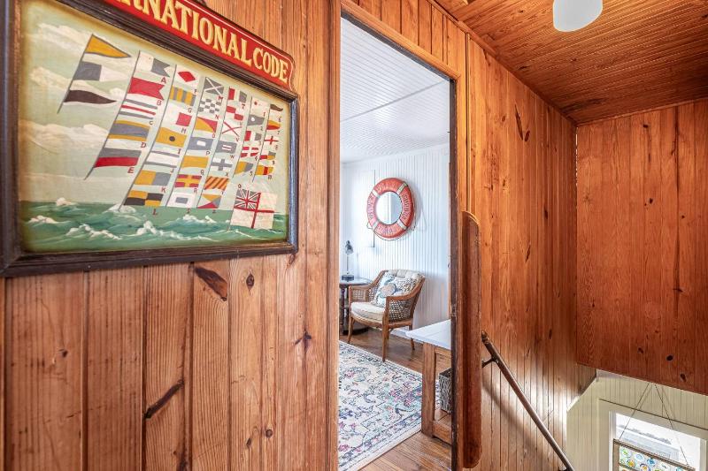 The Minor Manor - NH MP 11.5 Historic Oceanfront Dunetop Deck YR Flex Stays - image 33