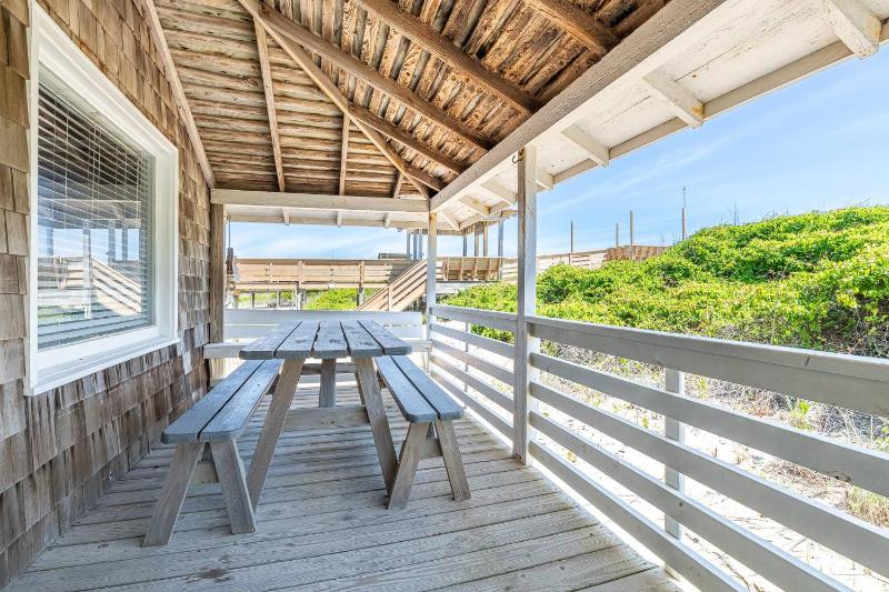 The Minor Manor - NH MP 11.5 Historic Oceanfront Dunetop Deck YR Flex Stays - image 50