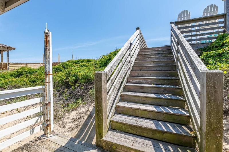 The Minor Manor - NH MP 11.5 Historic Oceanfront Dunetop Deck YR Flex Stays - image 17