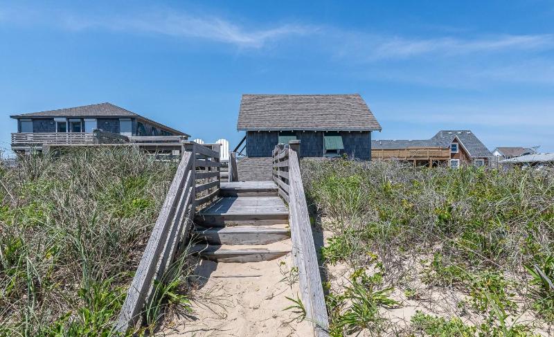 The Minor Manor - NH MP 11.5 Historic Oceanfront Dunetop Deck YR Flex Stays - image 14