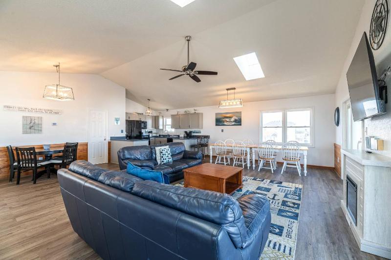 Southern Comfort - KDH MP 7.5 Semi-Oceanfront 140 Yds to Beach Hot Tub Pets OK Flex Stays - image 18