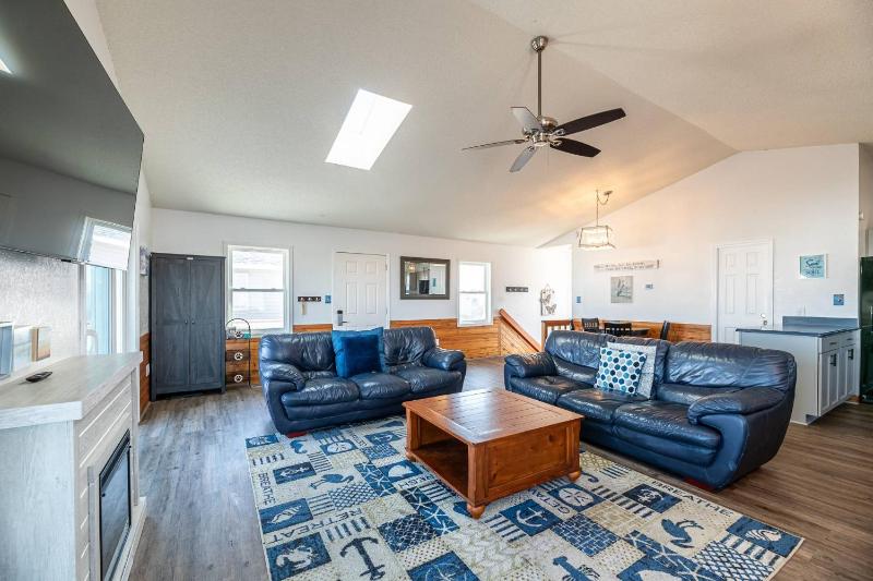 Southern Comfort - KDH MP 7.5 Semi-Oceanfront 140 Yds to Beach Hot Tub Pets OK Flex Stays - image 46
