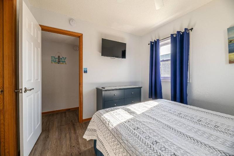 Southern Comfort - KDH MP 7.5 Semi-Oceanfront 140 Yds to Beach Hot Tub Pets OK Flex Stays - image 26