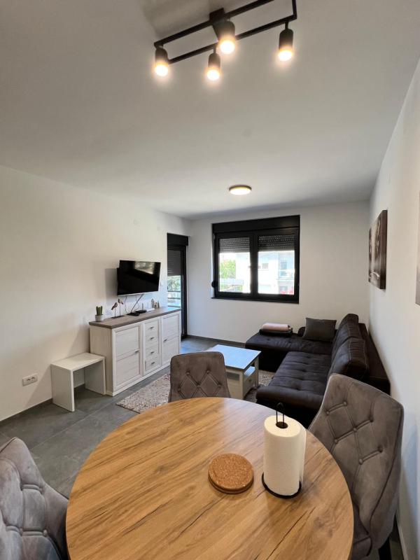 DC Executive Apartments - image 3