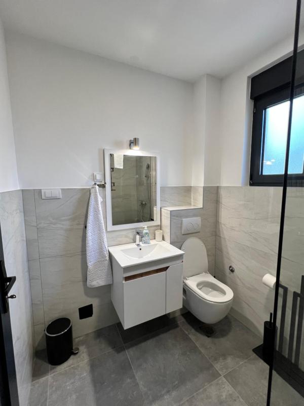 DC Executive Apartments - image 4