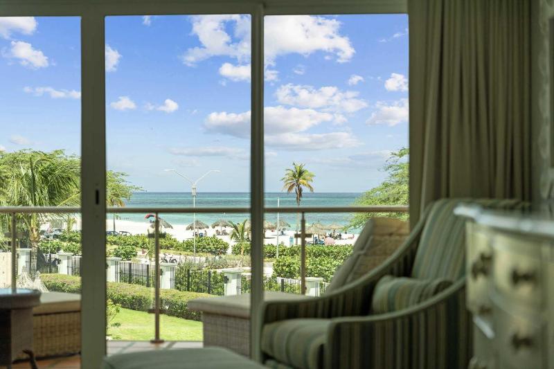 Beachfront - Royal Aquamarine 3BR condo - BC252 - image 16