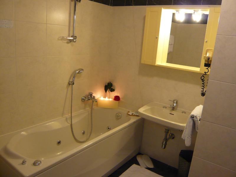 Double Room with Garden View image 2