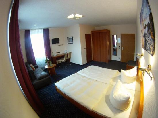 Double Room image 4