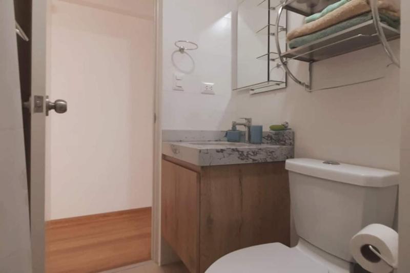 Bello departamento con cochera y excelente ubicación - image 7