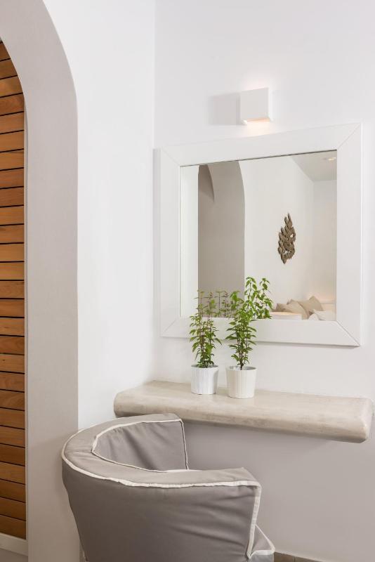 Superior Double Room with Garden View image 4