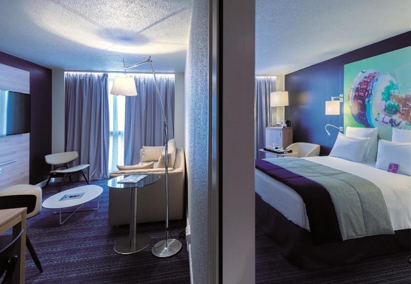 Privilege Apartment with 1 Double Bed and Sofa  image 1