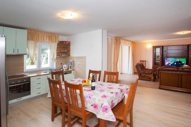 Villa Vinka - image 35