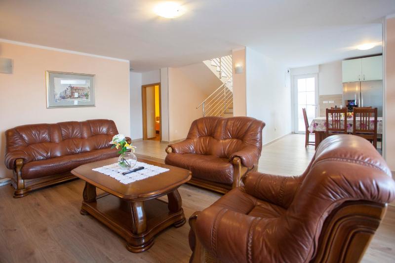 Villa Vinka - image 2