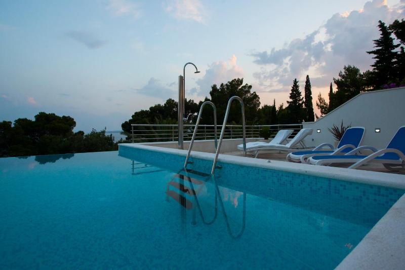 Villa Vinka - image 37