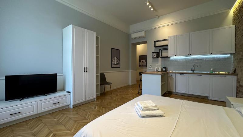 Carol Residence - ultra central - powered by NEO - image 2