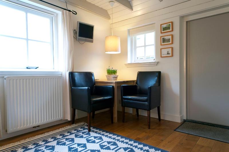 Double Room image 3