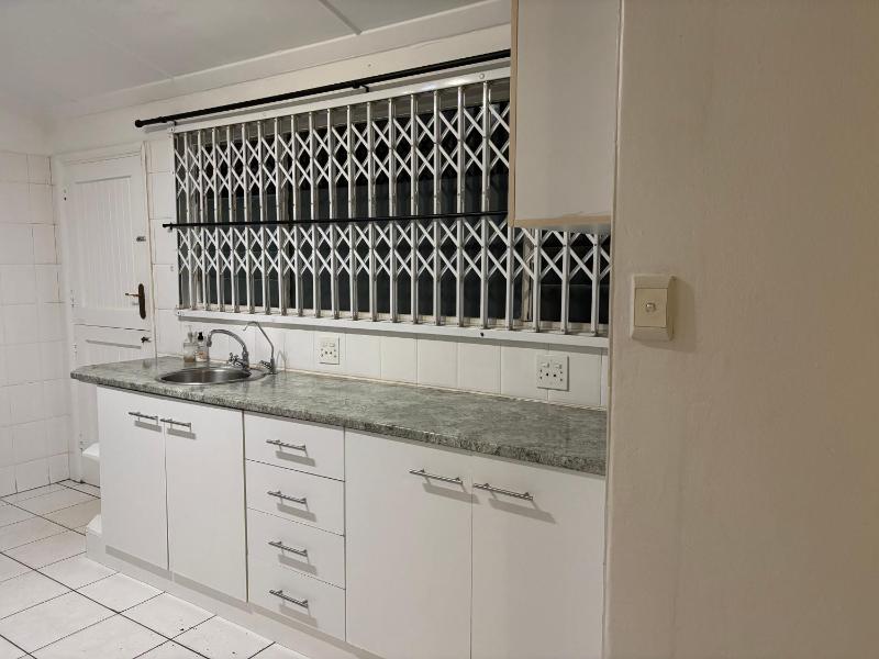 The Sandalwood Self-Catering Accommodation - image 5