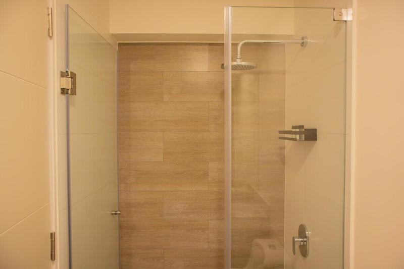 Majestic 2BR with Balcony in Miraflores - image 3