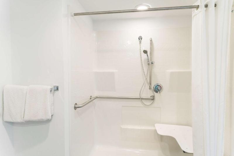 King Room - Disability Access/Non-Smoking image 2