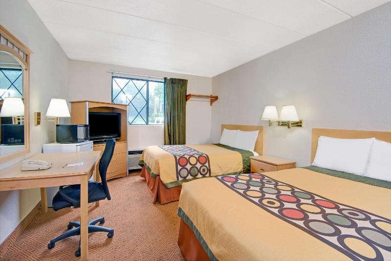 Deluxe Double Room with Two Double Beds - Non-Smoking image 3