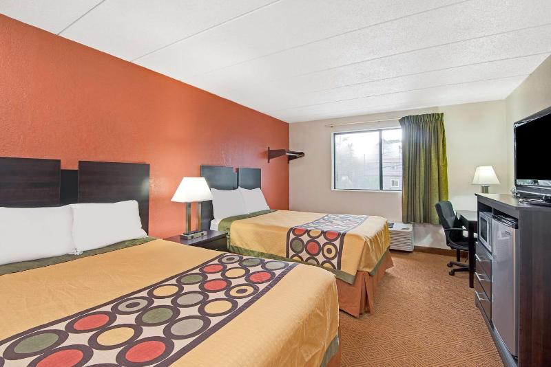 Deluxe Double Room with Two Double Beds - Non-Smoking image 2