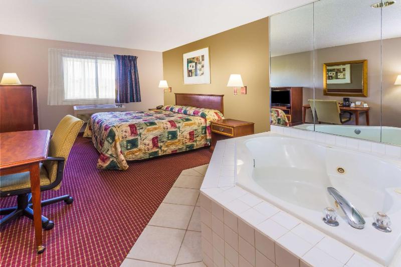 King Studio Suite - Non-Smoking image 3