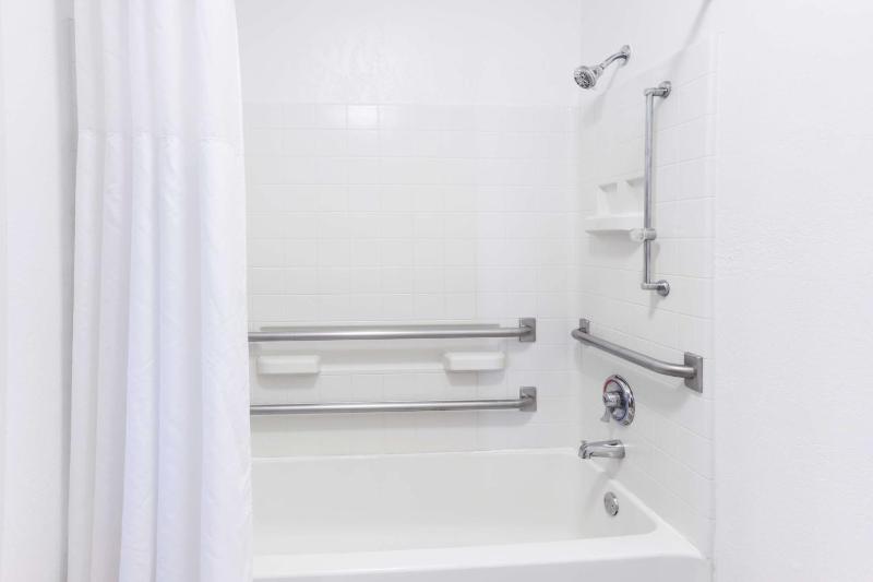 King Room - Disability Access/Non-Smoking image 2