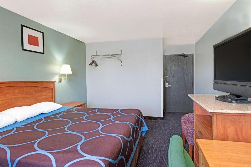 King Room - Mobility Access/Smoking image 3