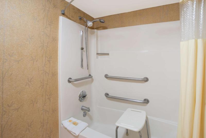 Queen Room with Two Queen Beds - Disability Access/Non-Smoking image 2
