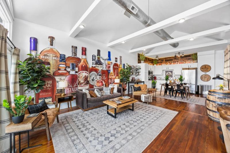 Classic Louisville Home with Contemporary Upgrades - image 5