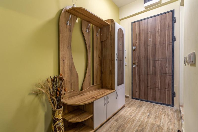 20th Residence One Bedroom Apartment - Private Parking Included - image 5