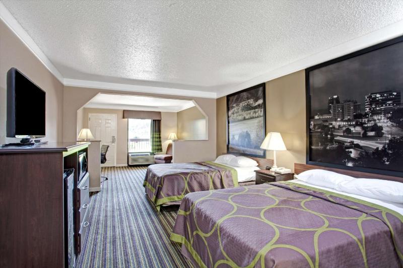 Double Room with Two Double Beds - Smoking image 2