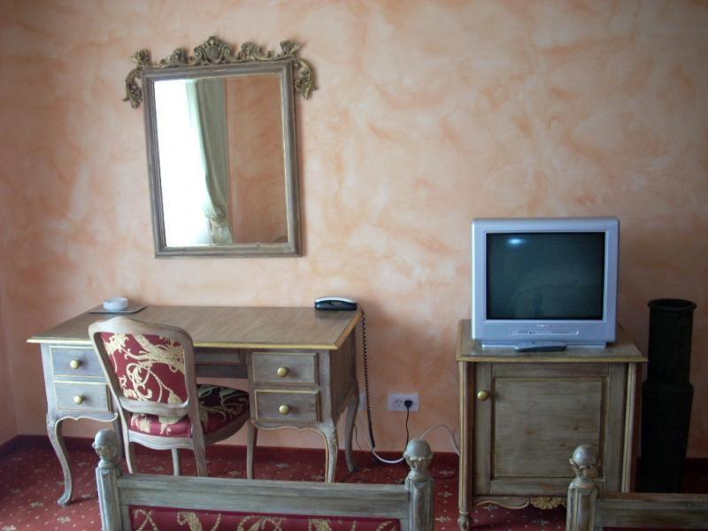Double or Twin Room with Balcony image 3