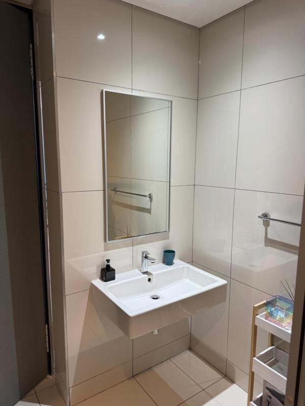 Fati Unit on 77 Independence 8th floor - image 8