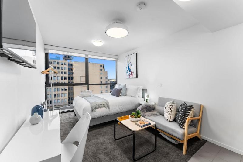 1 BR Heritage Stay - 1 Min Walk to Flinders Station - image 1