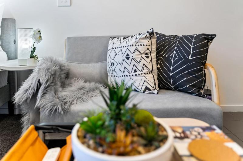 1 BR Heritage Stay - 1 Min Walk to Flinders Station - image 3