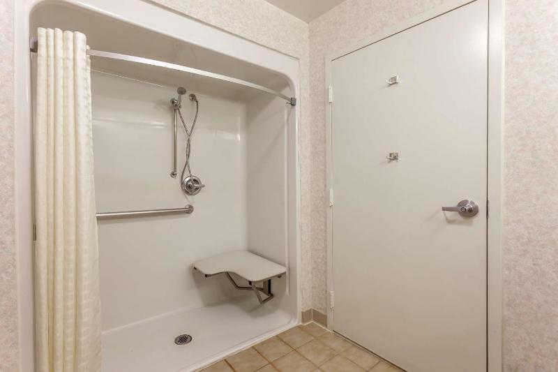 King Room - Disability Access/Non-Smoking image 3