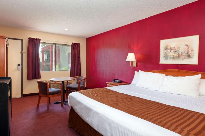 Single Room - Disability Access image 1