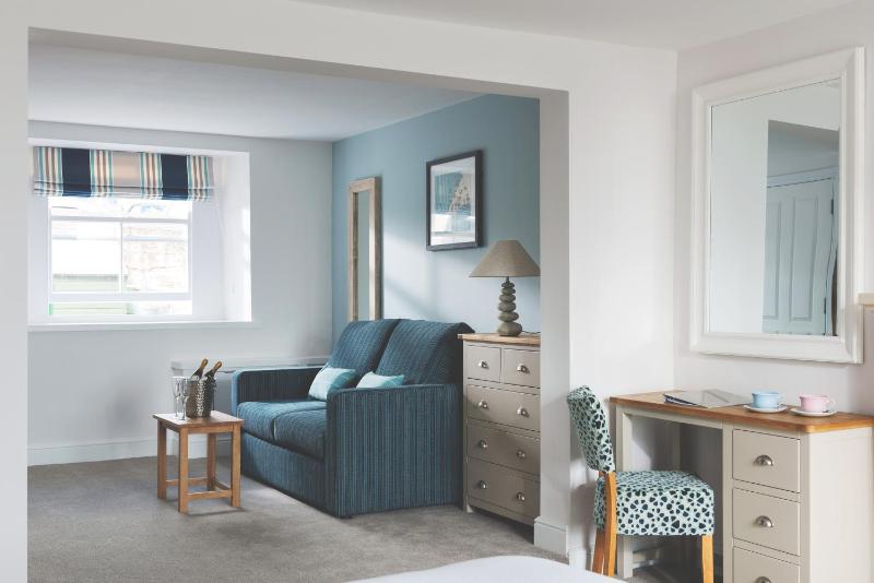 Deluxe King Room image 4